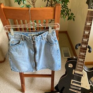 Topshop jean denim mini skirt size 2, Waist 25” 14” long
